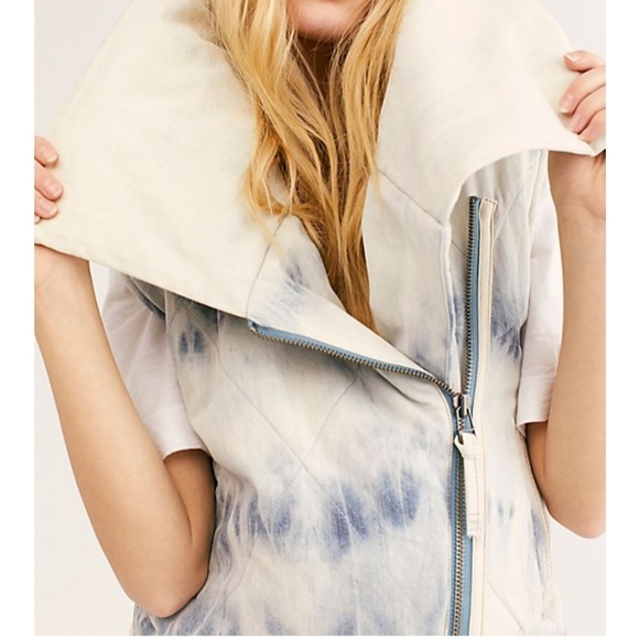 We The Free Just A Little Puffer Vest - Picture 2 of 7